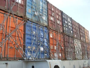 集裝箱在船上怎么系固呢